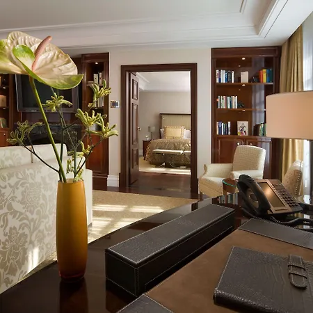 Szálloda Breidenbacher Hof, Of The Year 2026 - 101 Besten 5*