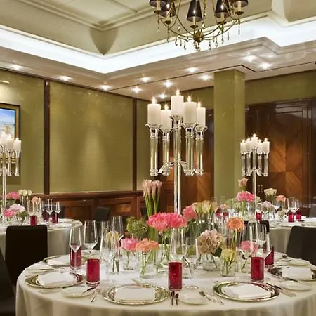 Hotell Breidenbacher Hof, Grandhotel 2025 - 101 Besten Düsseldorf