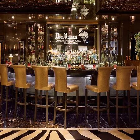 Hotel Breidenbacher Hof, Grandhotel 2025 - 101 Besten Düsseldorf